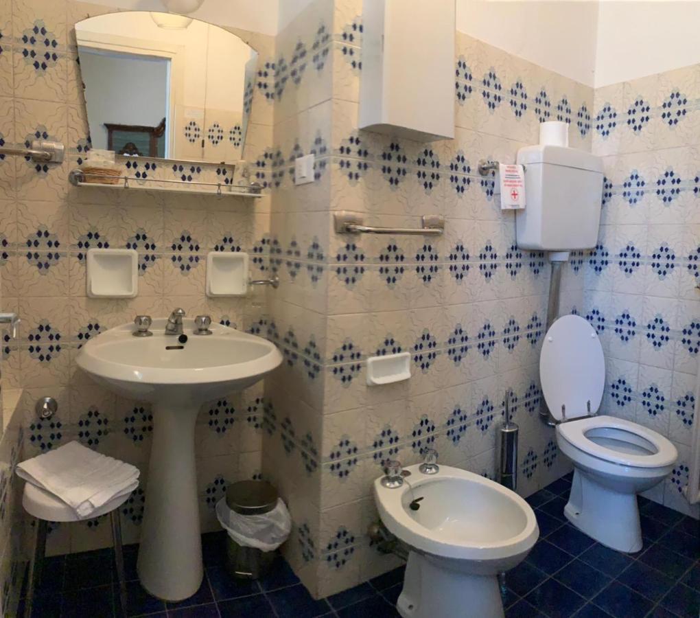 Albergo Dell'Angelo Pieve di Teco Bagian luar foto