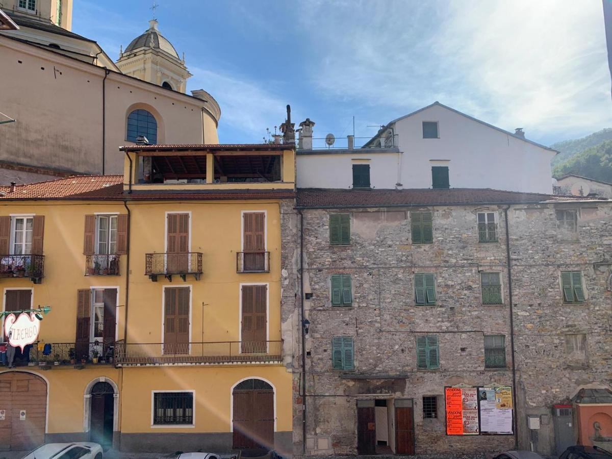 Albergo Dell'Angelo Pieve di Teco Bagian luar foto