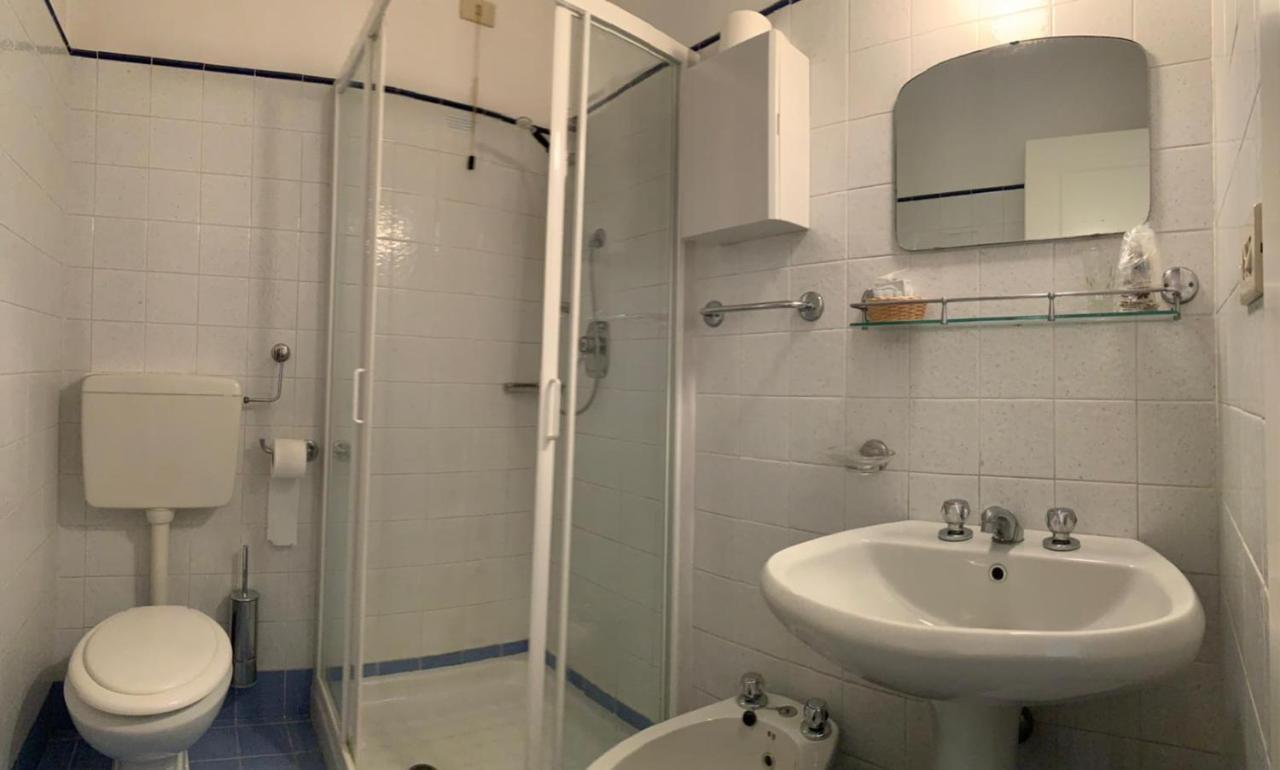 Albergo Dell'Angelo Pieve di Teco Bagian luar foto