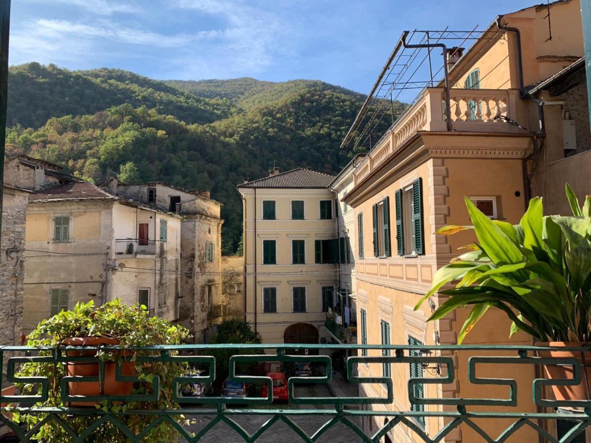 Albergo Dell'Angelo Pieve di Teco Bagian luar foto